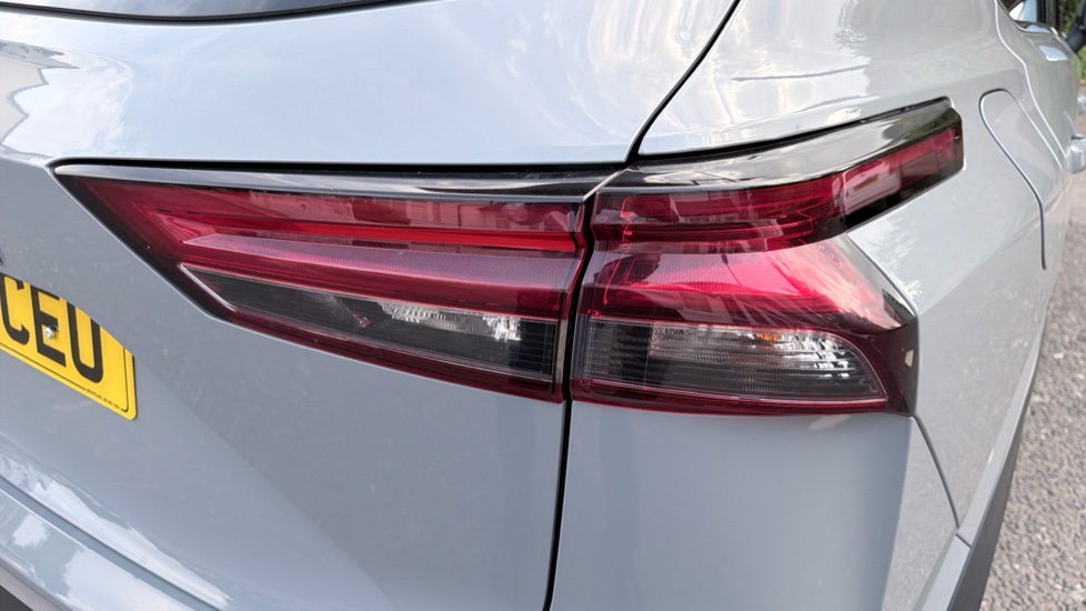 Nissan Qashqai 1.3 DiG-T MH N-Connecta 5dr Petrol Hatchback - Image 31