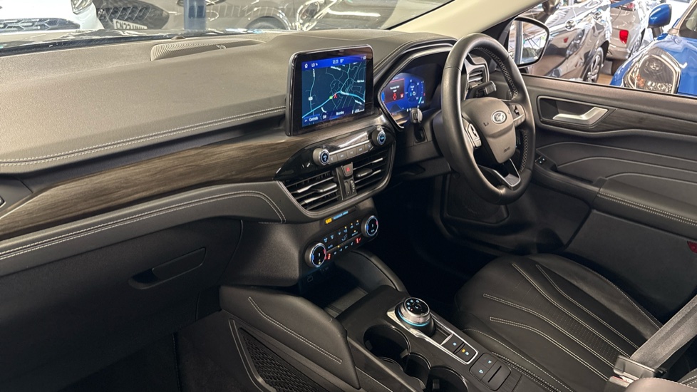 Ford Kuga 2.5 FHEV Vignale 5dr CVT Hybrid Estate - Image 9
