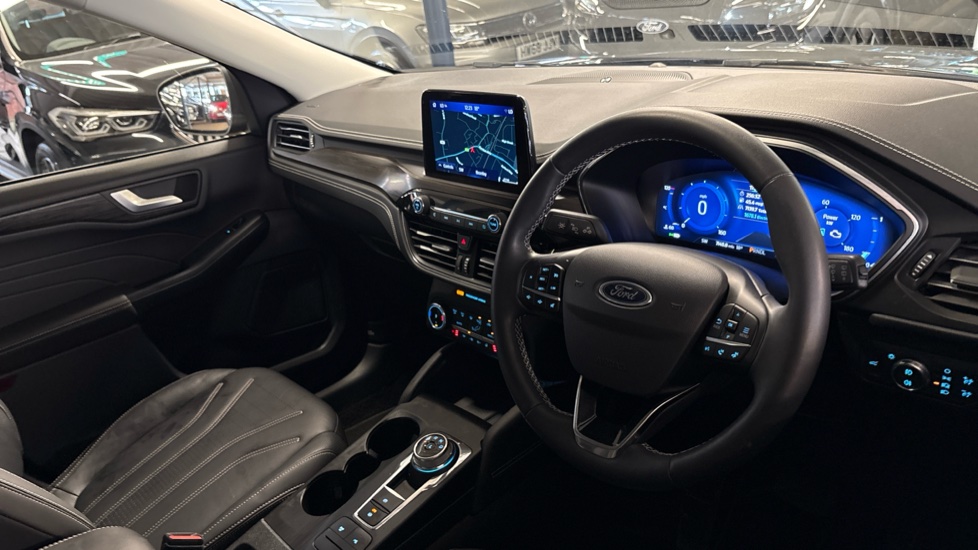 Ford Kuga 2.5 FHEV Vignale 5dr CVT Hybrid Estate - Image 11