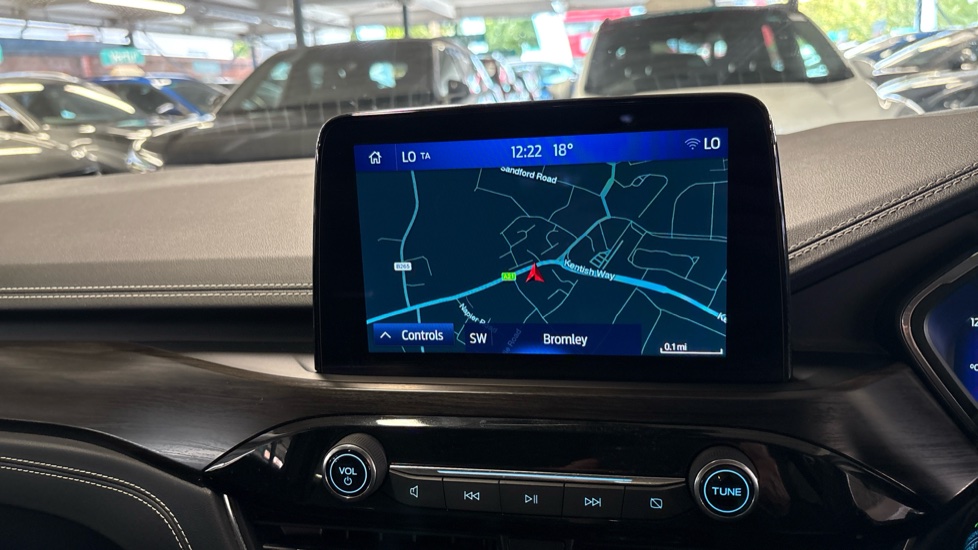 Ford Kuga 2.5 FHEV Vignale 5dr CVT Hybrid Estate - Image 12