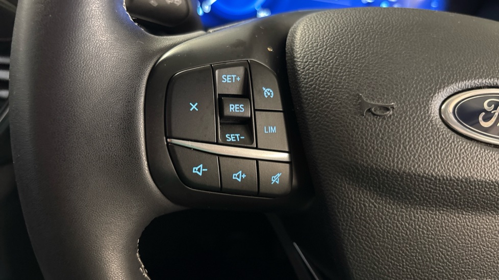 Ford Kuga 2.5 FHEV Vignale 5dr CVT Hybrid Estate - Image 28