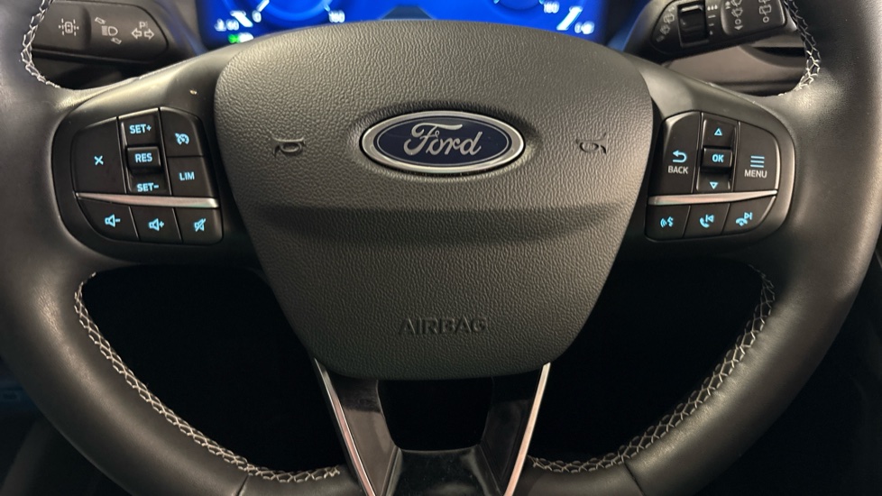 Ford Kuga 2.5 FHEV Vignale 5dr CVT Hybrid Estate - Image 29