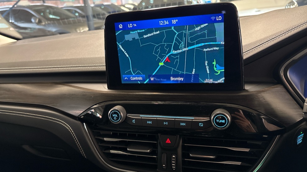 Ford Kuga 2.5 FHEV Vignale 5dr CVT Hybrid Estate - Image 33