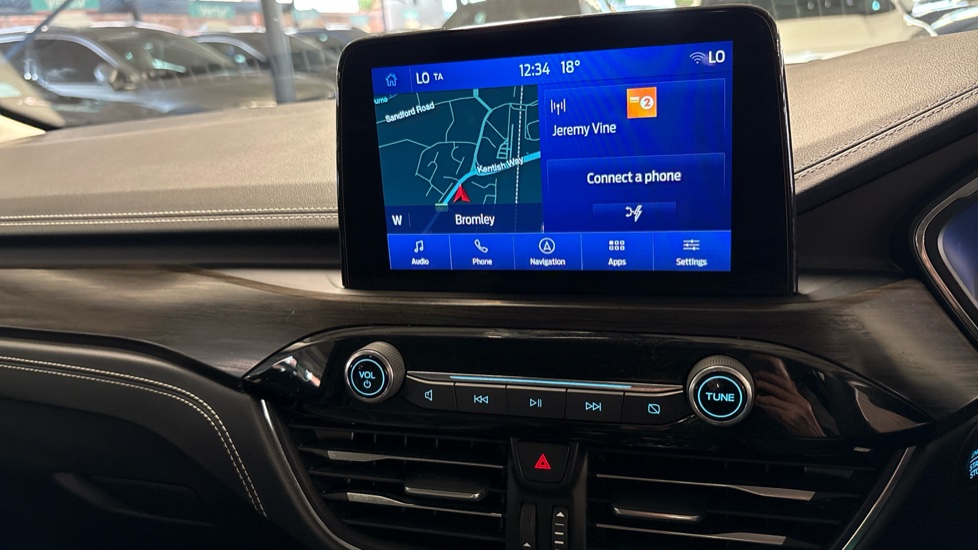 Ford Kuga 2.5 FHEV Vignale 5dr CVT Hybrid Estate - Image 34