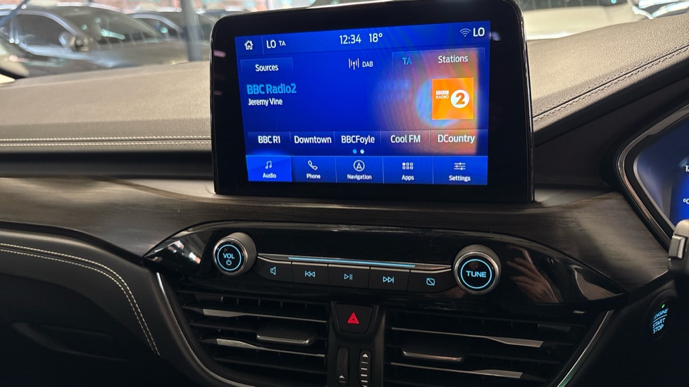 Ford Kuga 2.5 FHEV Vignale 5dr CVT Hybrid Estate - Image 35