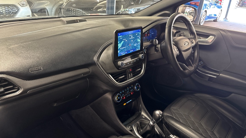 Ford Puma 1.0 EcoBoost Hybrid mHEV 155 ST-Line Vignale 5dr Petrol Hatchback - Image 9