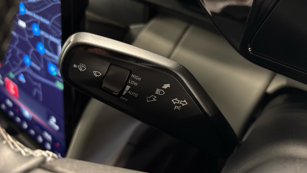 Ford Capri 210kW Premium 77kWh 5dr Auto Electric Estate - Image 31