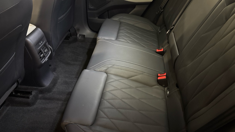 Ford Explorer 210kW Premium 77kWh 5dr Auto Electric Estate - Image 16