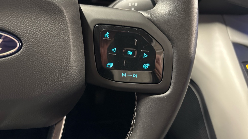 Ford Explorer 210kW Premium 77kWh 5dr Auto Electric Estate - Image 27