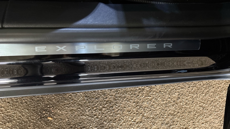 Ford Explorer 210kW Premium 77kWh 5dr Auto Electric Estate - Image 44