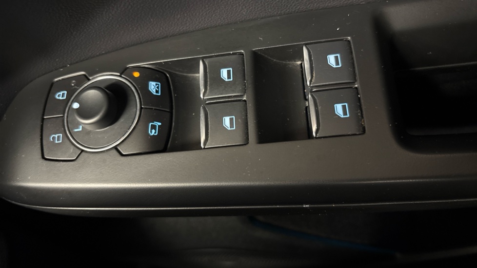 Ford Focus 1.0 EcoBoost ST-Line X 5dr Petrol Hatchback - Image 22