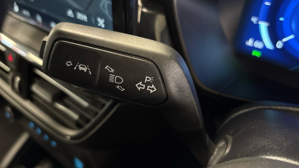 Ford Focus 1.0 EcoBoost ST-Line X 5dr Petrol Hatchback - Image 30