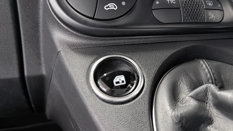 Abarth 595 1.4 T-Jet 165 Scorpioneoro 3dr Petrol Hatchback - Image 30
