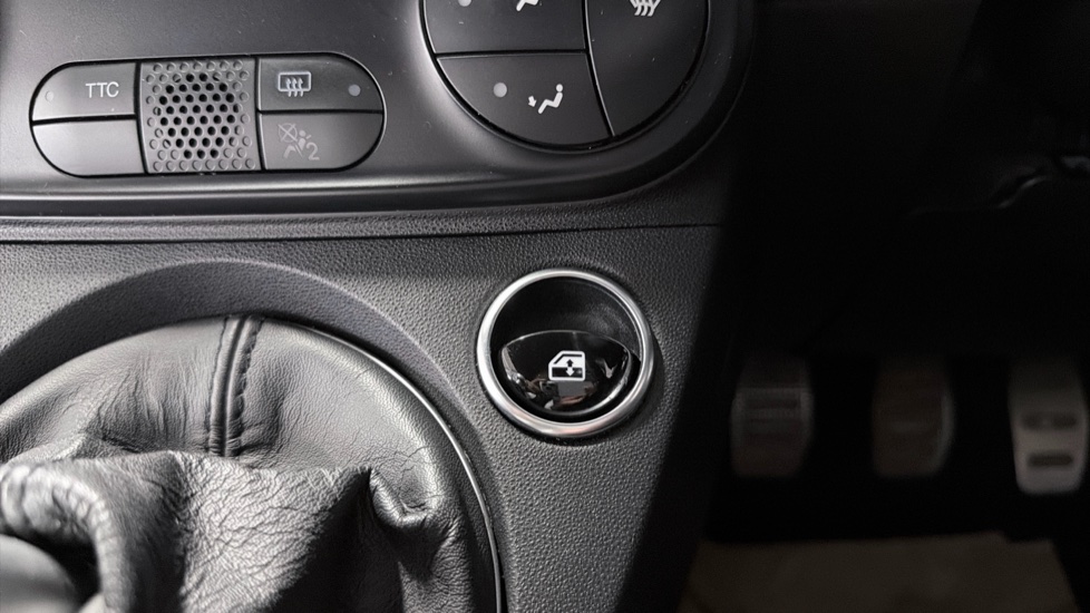 Abarth 595 1.4 T-Jet 165 Scorpioneoro 3dr Petrol Hatchback - Image 31