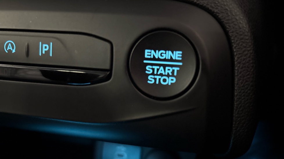Ford Focus 1.0 EcoBoost Hybrid mHEV Titanium X 5dr Auto Petrol Hatchback - Image 27
