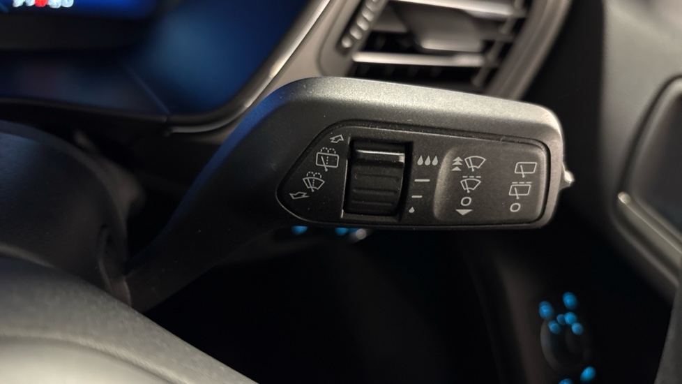 Ford Focus 1.0 EcoBoost Hybrid mHEV Titanium X 5dr Auto Petrol Hatchback - Image 31