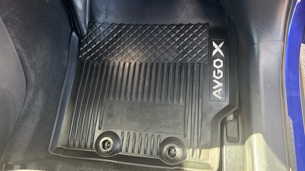 Toyota Aygo X 1.0 VVT-i Exclusive 5dr Auto Petrol Hatchback - Image 21