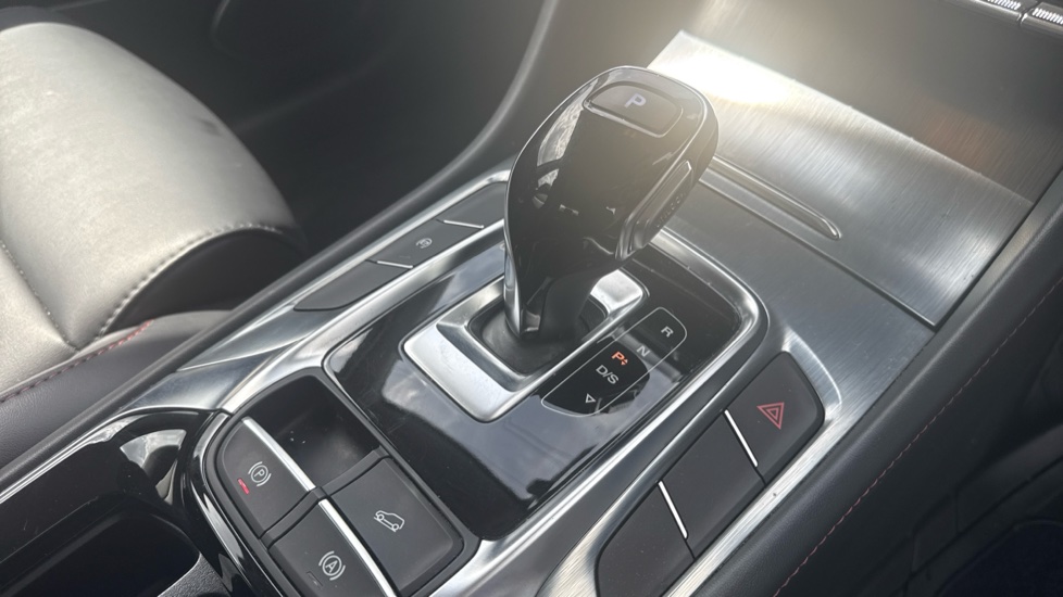 MG HS 1.5 T-GDI Excite 5dr DCT Petrol Hatchback - Image 13