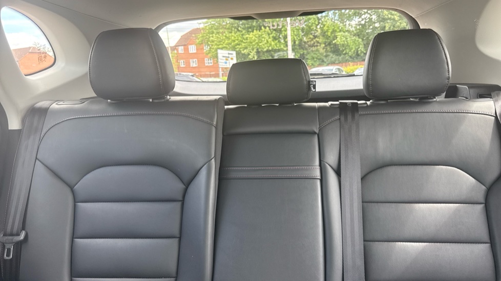 MG HS 1.5 T-GDI Excite 5dr DCT Petrol Hatchback - Image 15