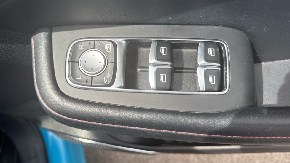 MG HS 1.5 T-GDI Excite 5dr DCT Petrol Hatchback - Image 34