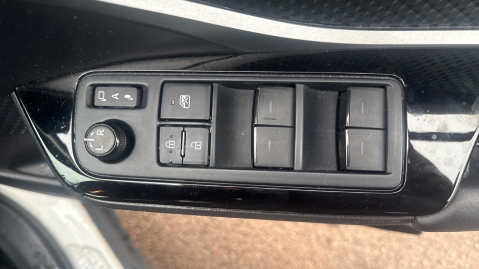 Toyota C-HR 2.0 Hybrid GR Sport 5dr CVT Hybrid Hatchback - Image 32
