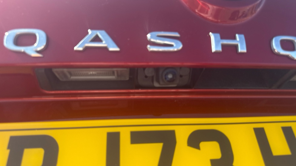 Nissan Qashqai 1.3 DiG-T MH N-Connecta 5dr Petrol Hatchback - Image 27