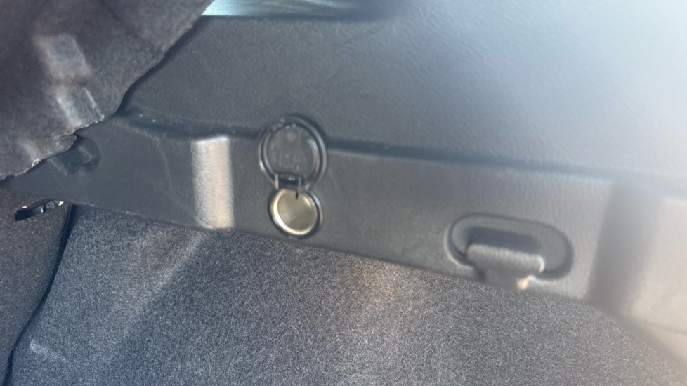 Nissan Qashqai 1.3 DiG-T MH N-Connecta 5dr Petrol Hatchback - Image 30
