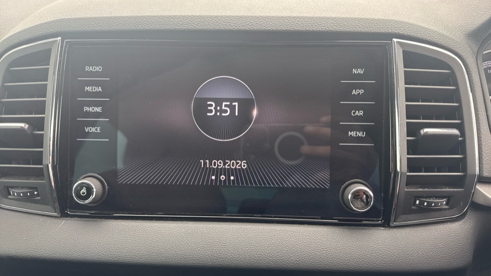 Skoda Karoq 1.5 TSI SE Technology 5dr DSG Petrol Estate - Image 12