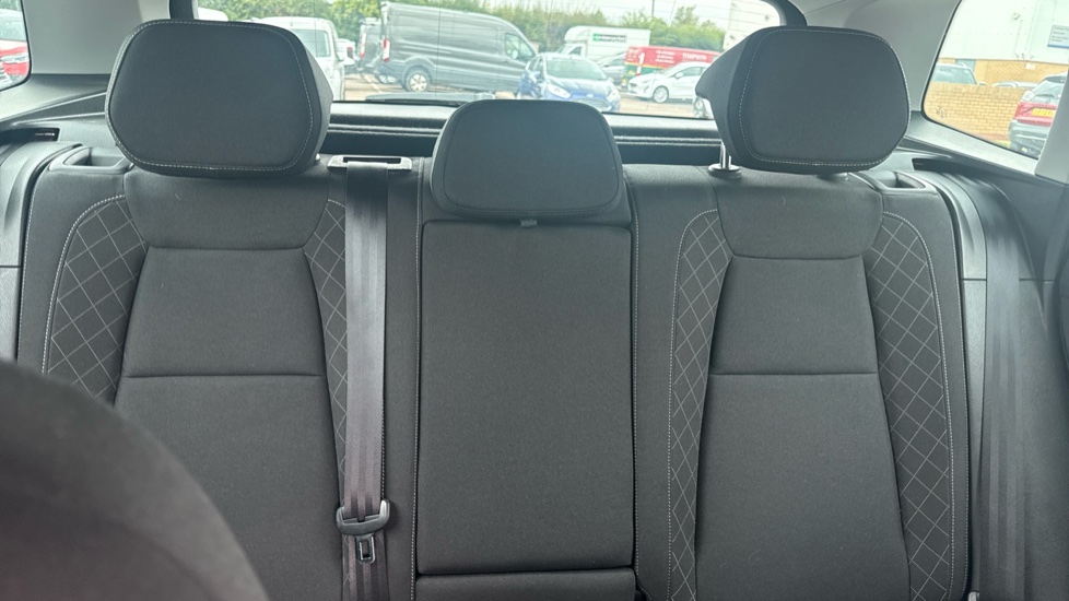 Skoda Karoq 1.5 TSI SE Technology 5dr DSG Petrol Estate - Image 15