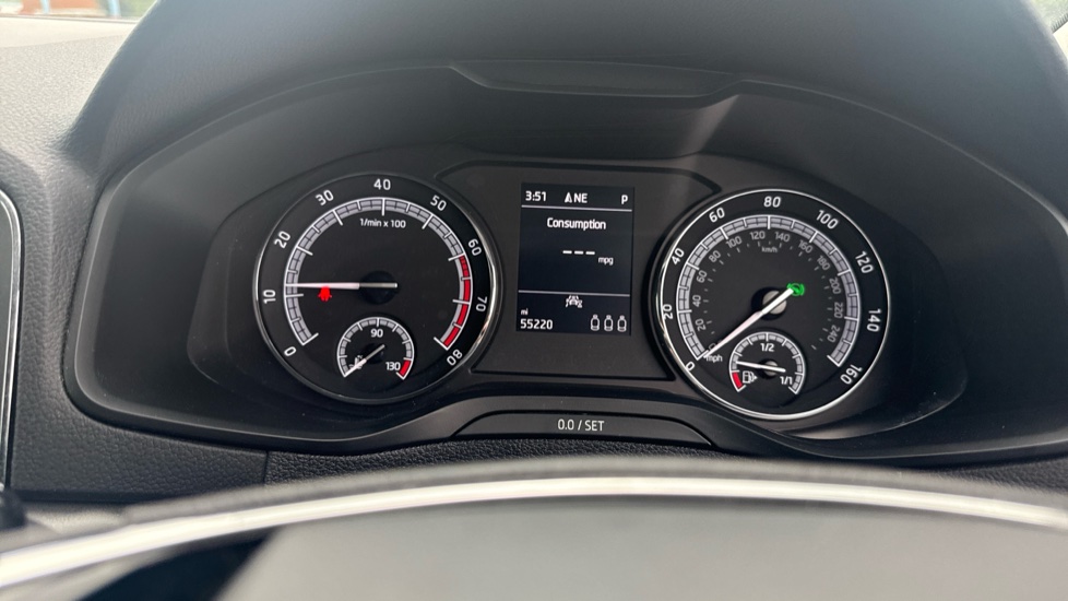 Skoda Karoq 1.5 TSI SE Technology 5dr DSG Petrol Estate - Image 18