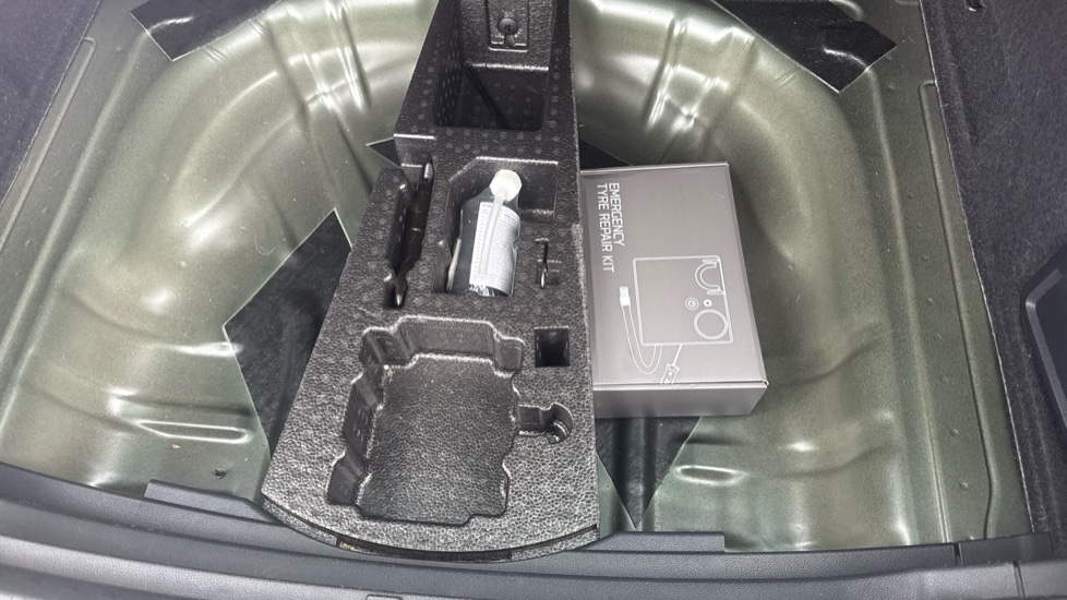 Skoda Karoq 1.5 TSI SE Technology 5dr DSG Petrol Estate - Image 24