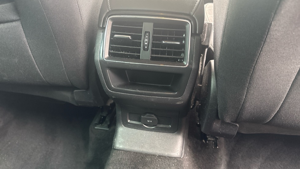 Skoda Karoq 1.5 TSI SE Technology 5dr DSG Petrol Estate - Image 28