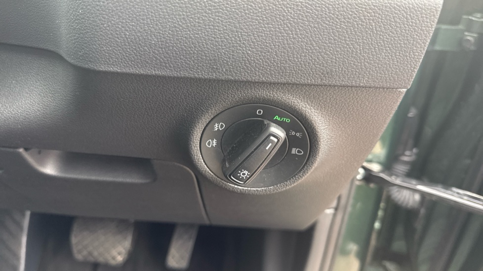 Skoda Karoq 1.5 TSI SE Technology 5dr DSG Petrol Estate - Image 31