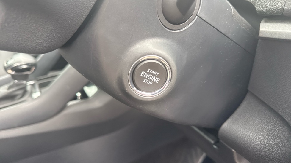 Skoda Karoq 1.5 TSI SE Technology 5dr DSG Petrol Estate - Image 32