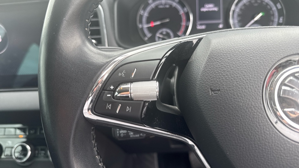 Skoda Karoq 1.5 TSI SE Technology 5dr DSG Petrol Estate - Image 34