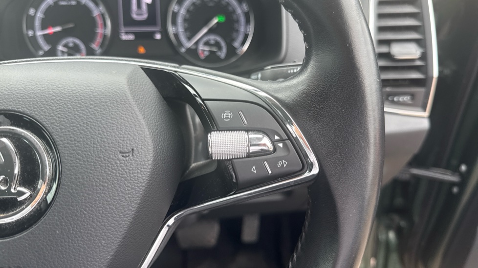 Skoda Karoq 1.5 TSI SE Technology 5dr DSG Petrol Estate - Image 35