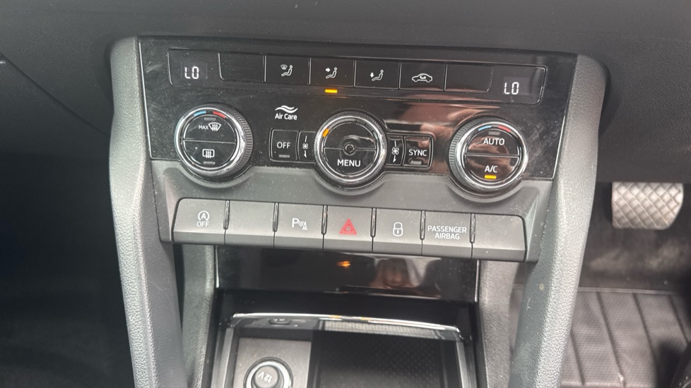 Skoda Karoq 1.5 TSI SE Technology 5dr DSG Petrol Estate - Image 39