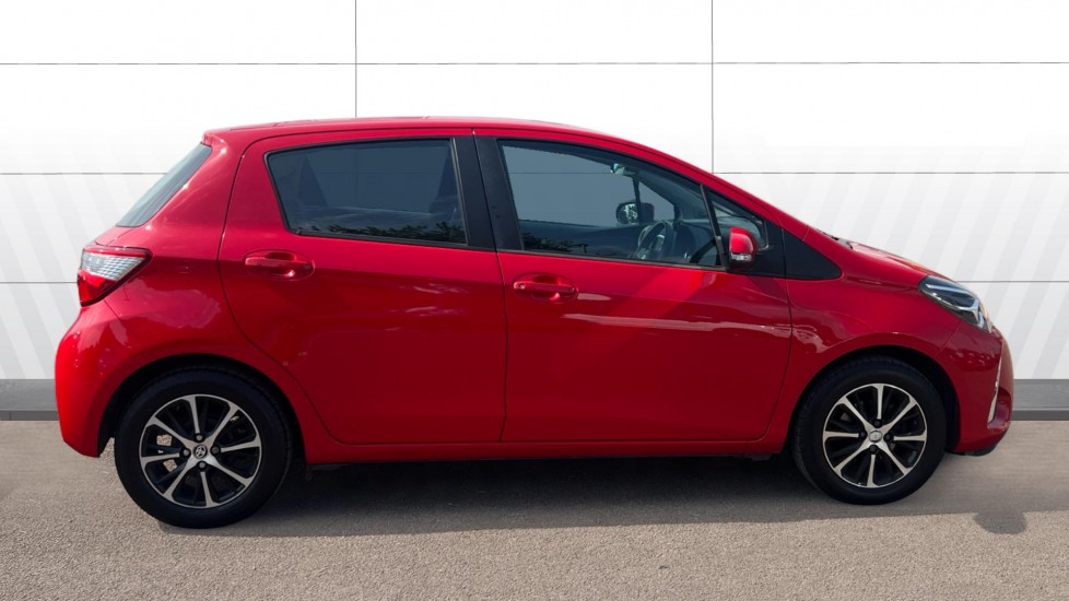 Toyota Yaris 1.5 VVT-i Icon Tech 5dr Petrol Hatchback - Image 5
