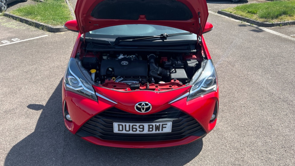 Toyota Yaris 1.5 VVT-i Icon Tech 5dr Petrol Hatchback - Image 8