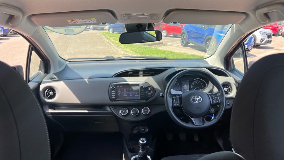 Toyota Yaris 1.5 VVT-i Icon Tech 5dr Petrol Hatchback - Image 10