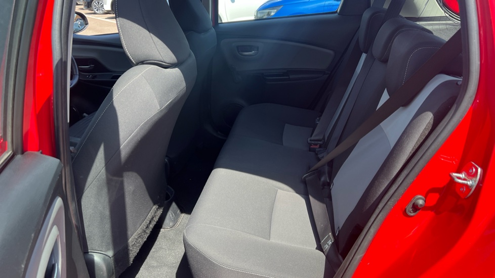 Toyota Yaris 1.5 VVT-i Icon Tech 5dr Petrol Hatchback - Image 16