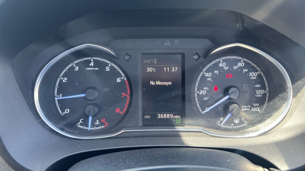Toyota Yaris 1.5 VVT-i Icon Tech 5dr Petrol Hatchback - Image 18