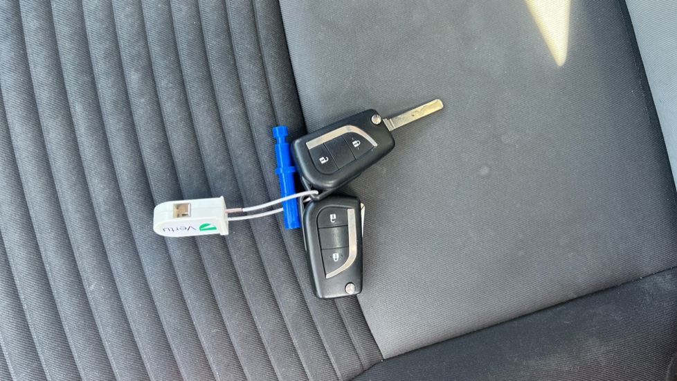 Toyota Yaris 1.5 VVT-i Icon Tech 5dr Petrol Hatchback - Image 20