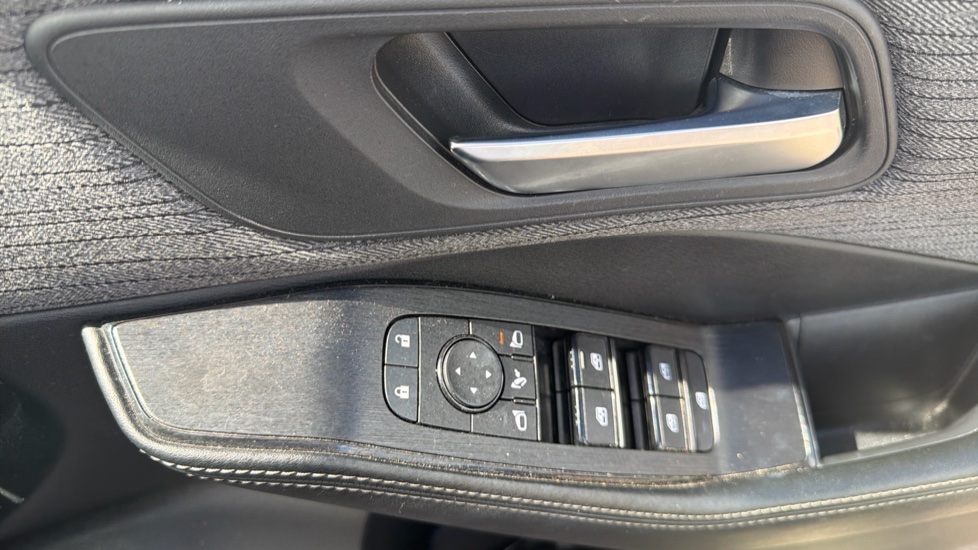 Nissan X-Trail 1.5 MHEV 163 N-Connecta 5dr Xtronic Petrol Station Wagon - Image 35