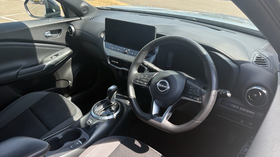 Nissan Juke 1.0 DiG-T N-Connecta 5dr DCT Petrol Hatchback - Image 11