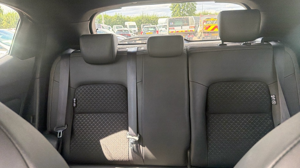 Nissan Juke 1.0 DiG-T N-Connecta 5dr DCT Petrol Hatchback - Image 15