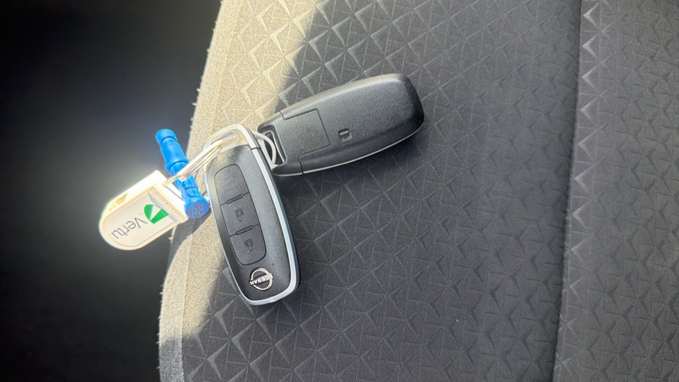 Nissan Juke 1.0 DiG-T N-Connecta 5dr DCT Petrol Hatchback - Image 20