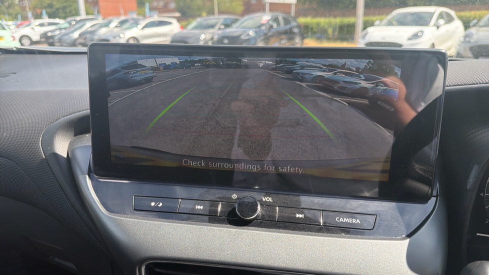 Nissan Juke 1.0 DiG-T N-Connecta 5dr DCT Petrol Hatchback - Image 22