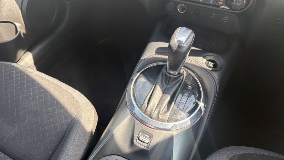 Nissan Juke 1.0 DiG-T N-Connecta 5dr DCT Petrol Hatchback - Image 26
