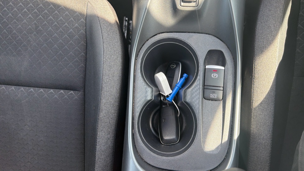 Nissan Juke 1.0 DiG-T N-Connecta 5dr DCT Petrol Hatchback - Image 27